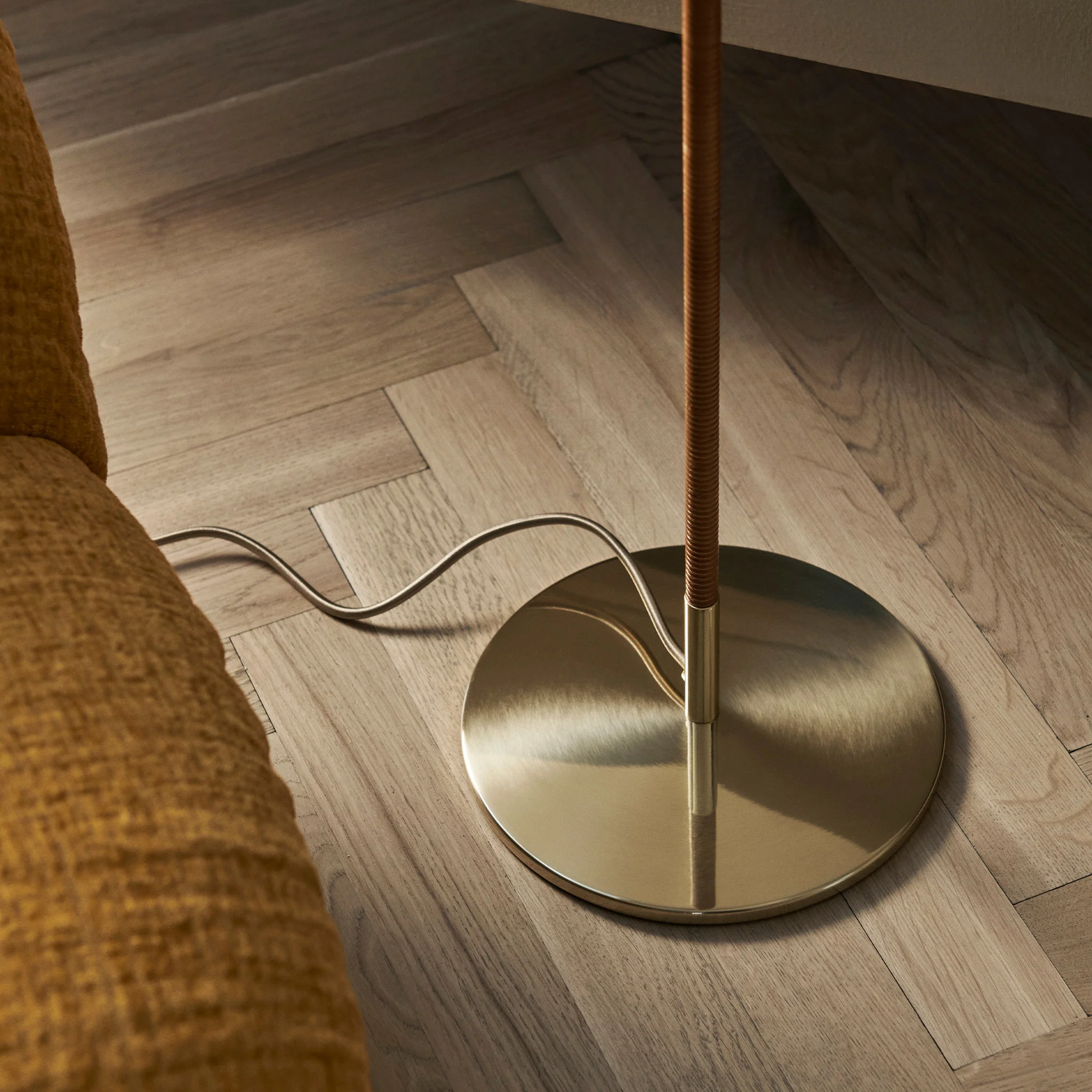 9602 Floor Lamp - Bamboo by Gubi - Image 4