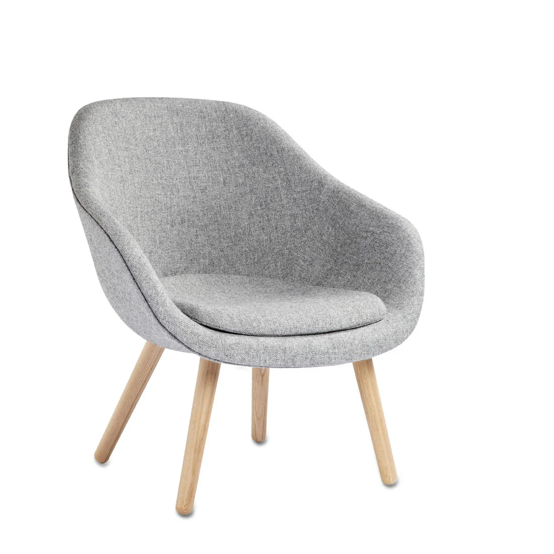 About a Lounge Chair Low AAL 82 by Hay - Image 2