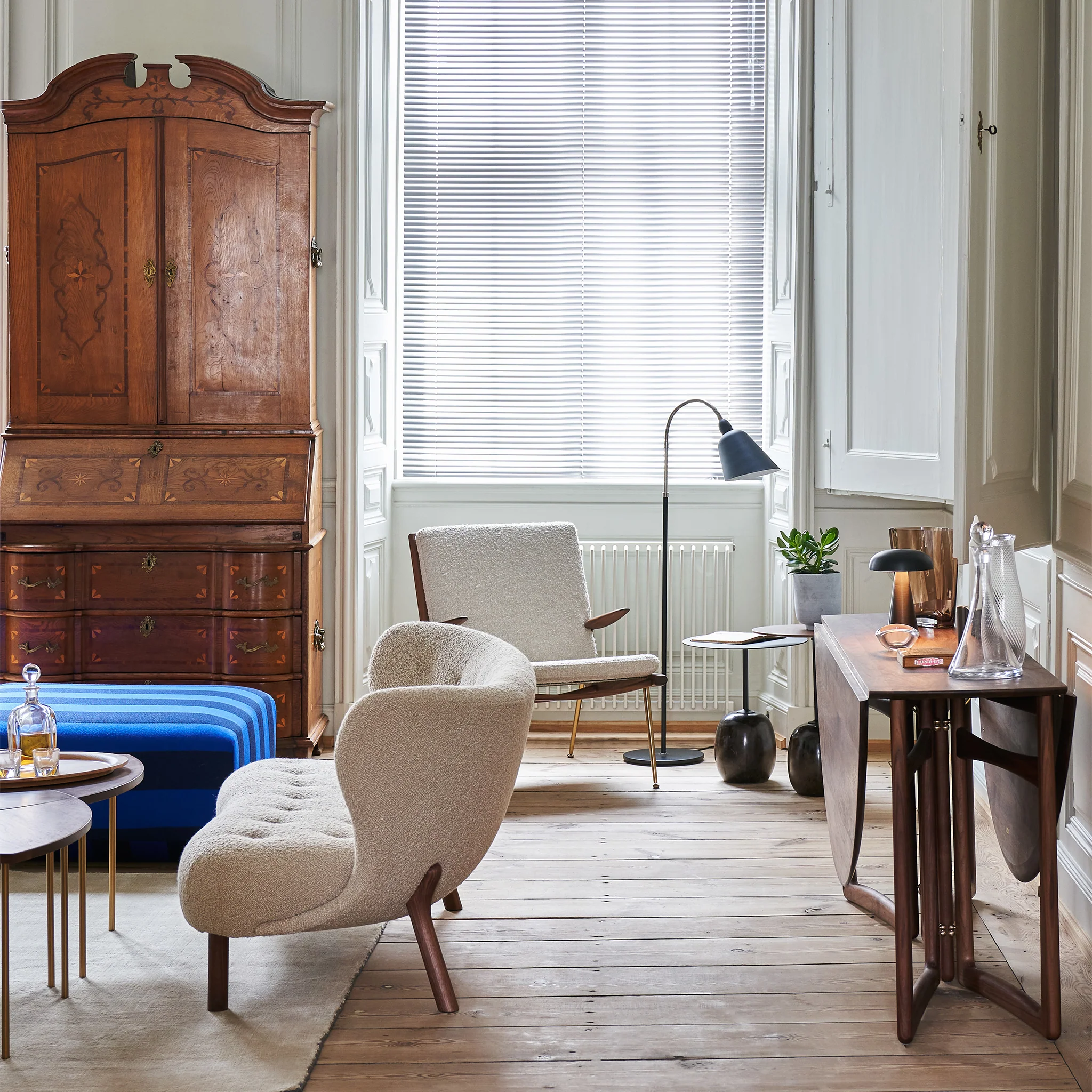 Boomerang HM2 Armchair by &Tradition - Image 6