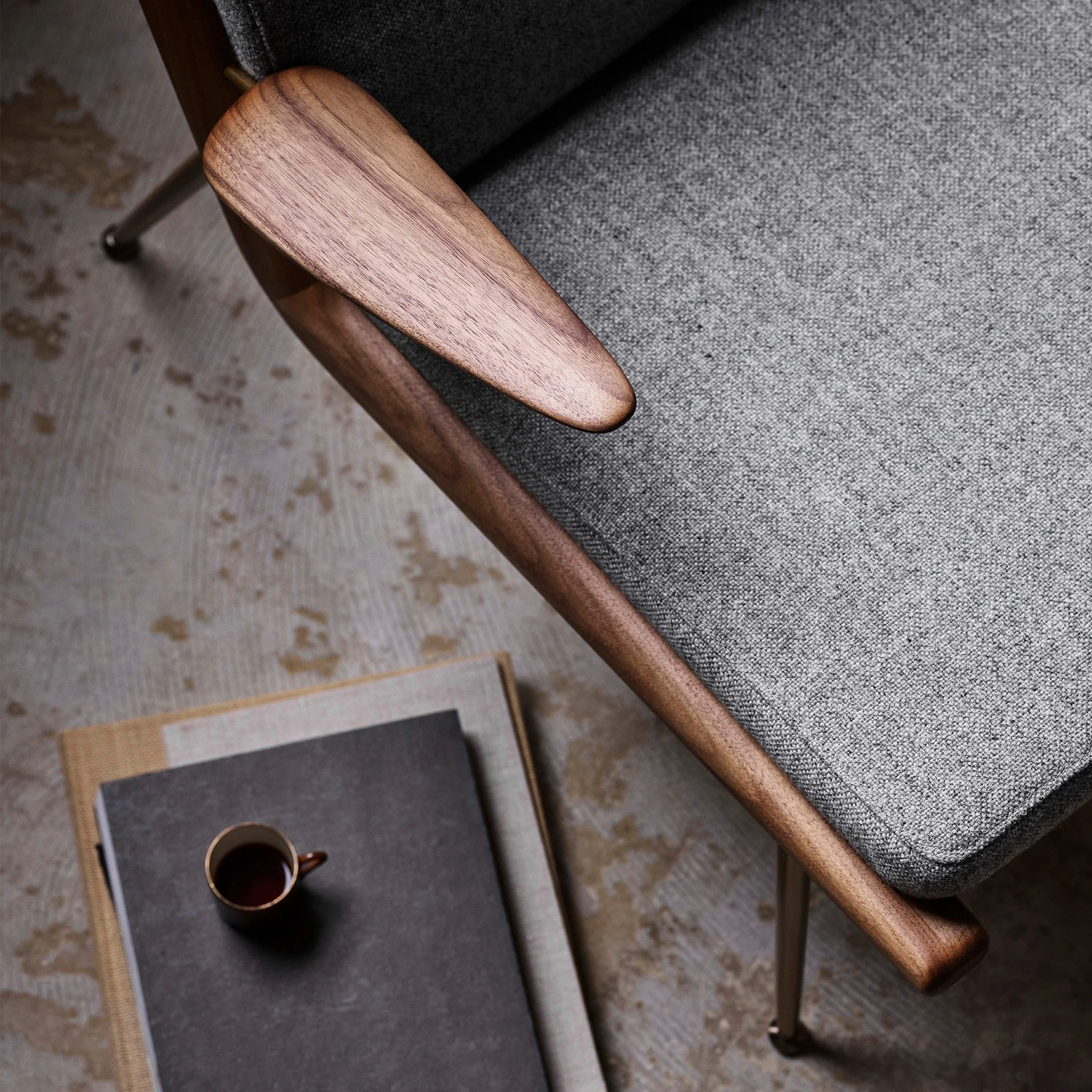 Boomerang HM2 Armchair by &Tradition - Image 8