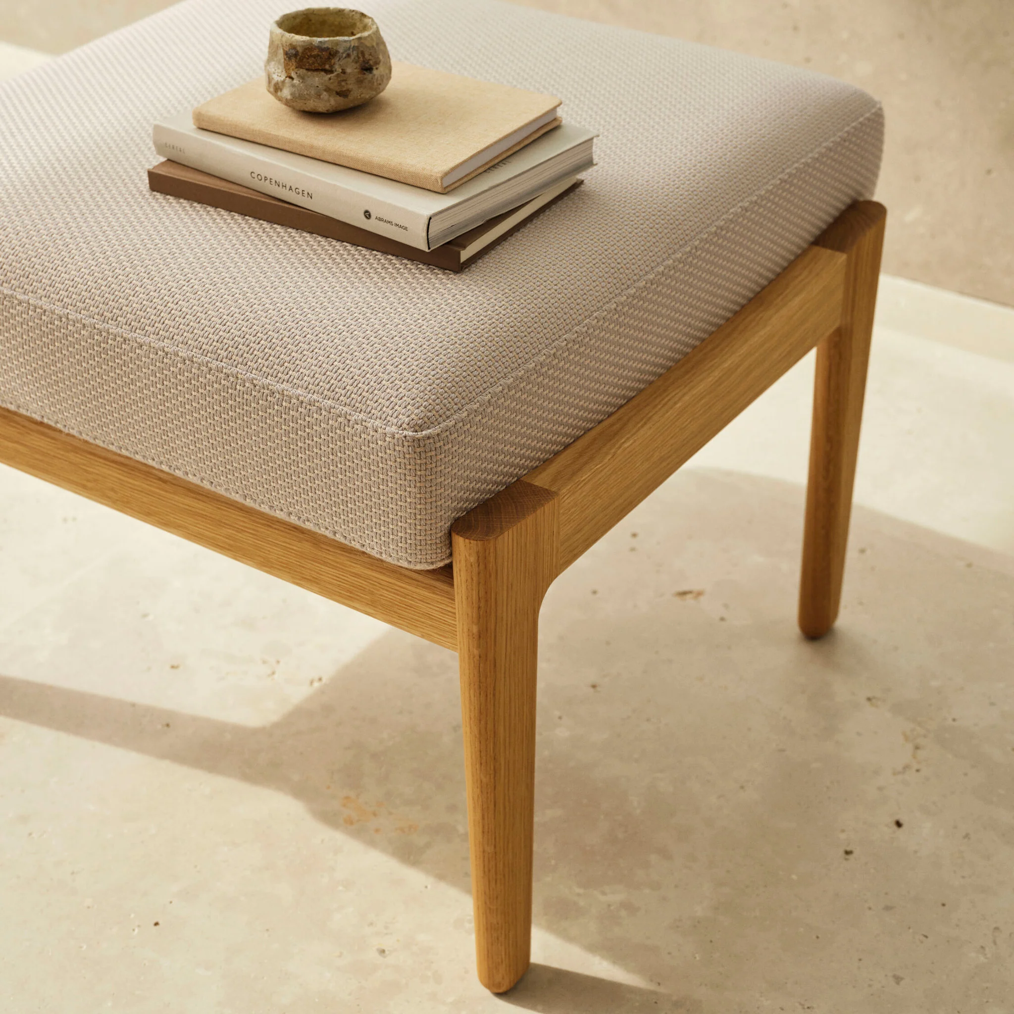 CH290F Footstool - Image 5