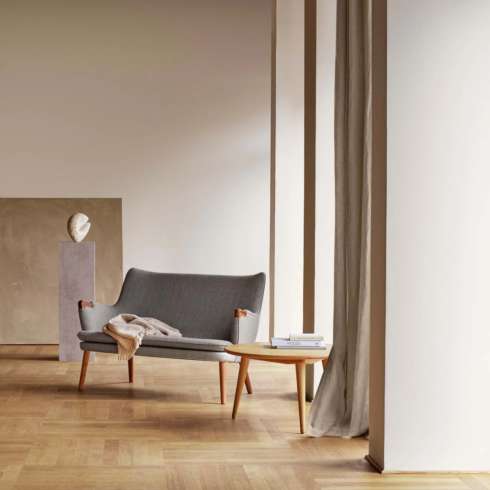 CH72 Sofa by Carl Hansen & Søn - Image 4