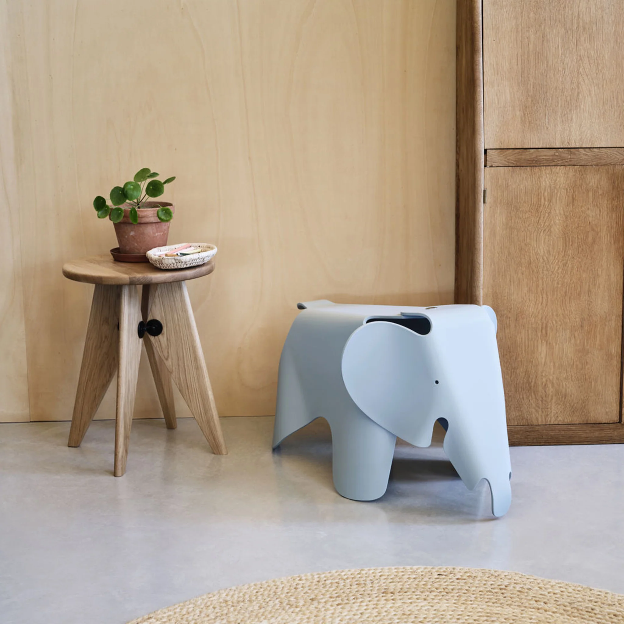Eames Elephant RE by Charles and Ray Eames - Image 9