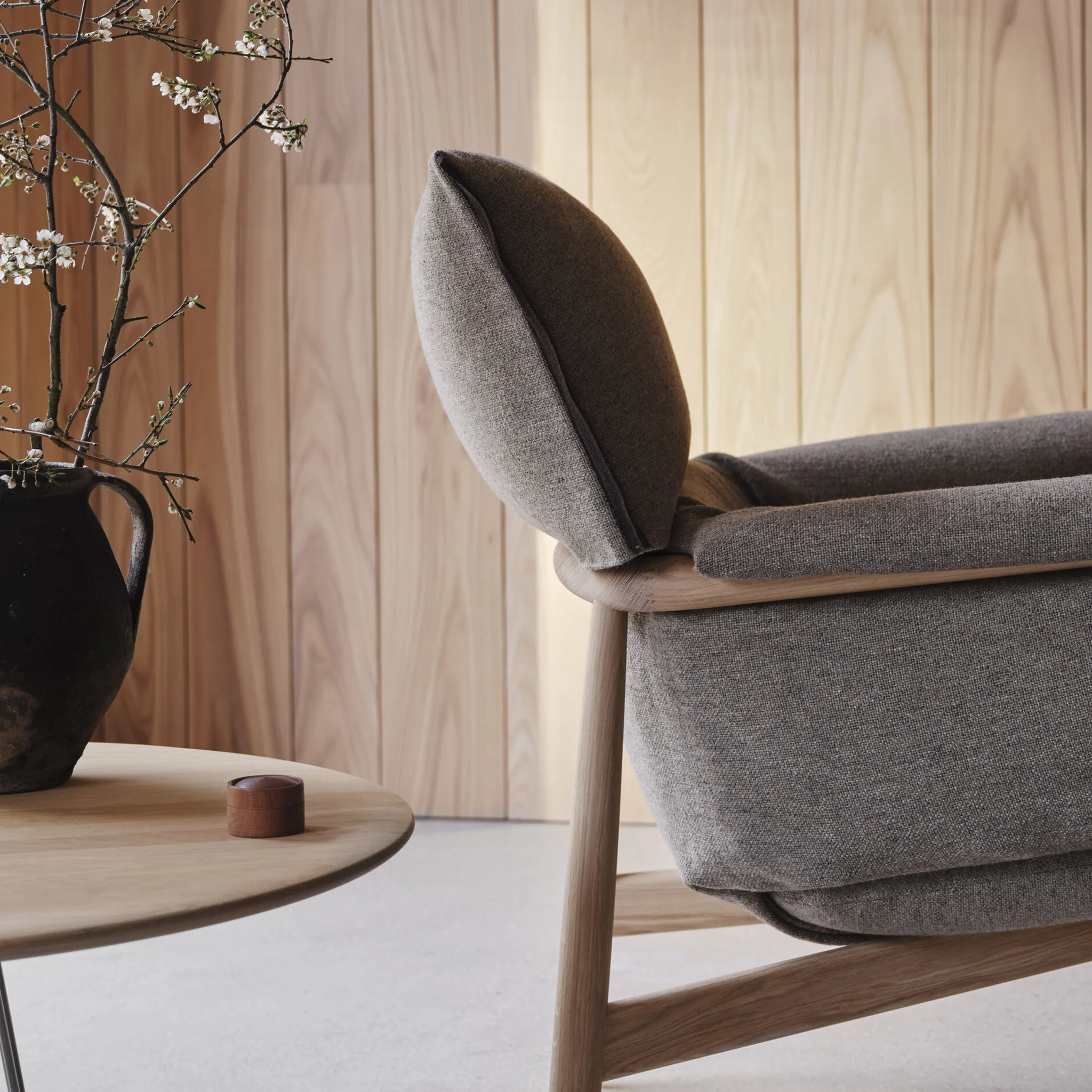 Embrace Lounge Chair EO15 by Carl Hansen & Søn - Image 7