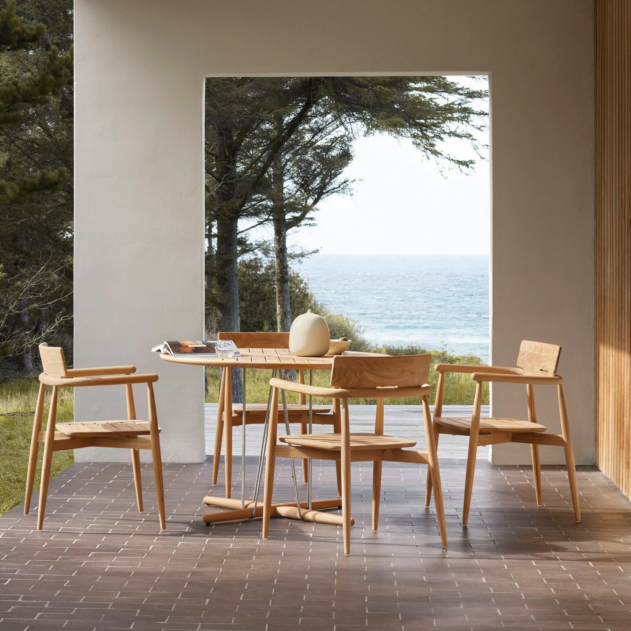 Embrace Outdoor Dining Table E022 by Carl Hansen & Søn - Image 7