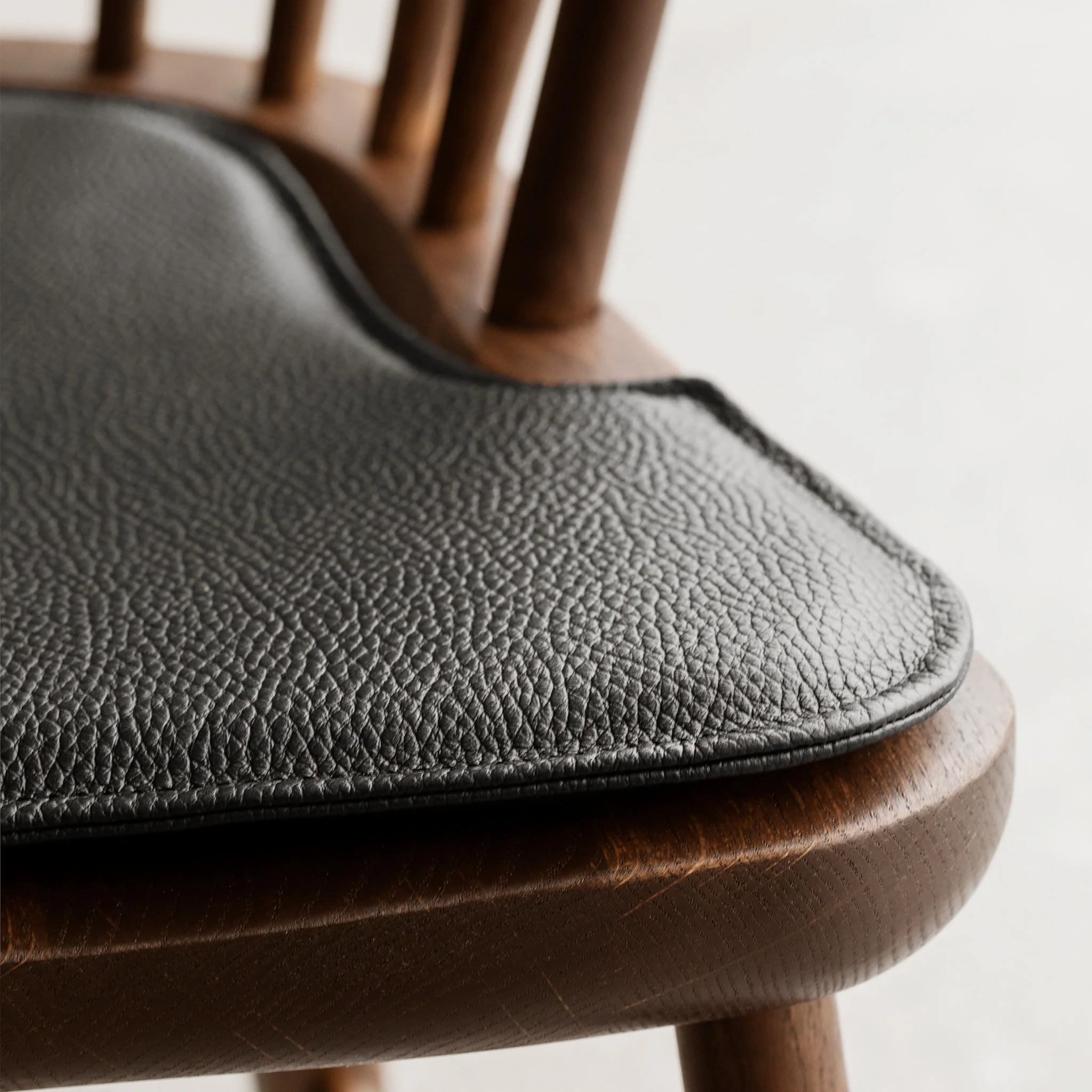 FH38 Windsor Chair By Carl Hansen & Søn - Image 9