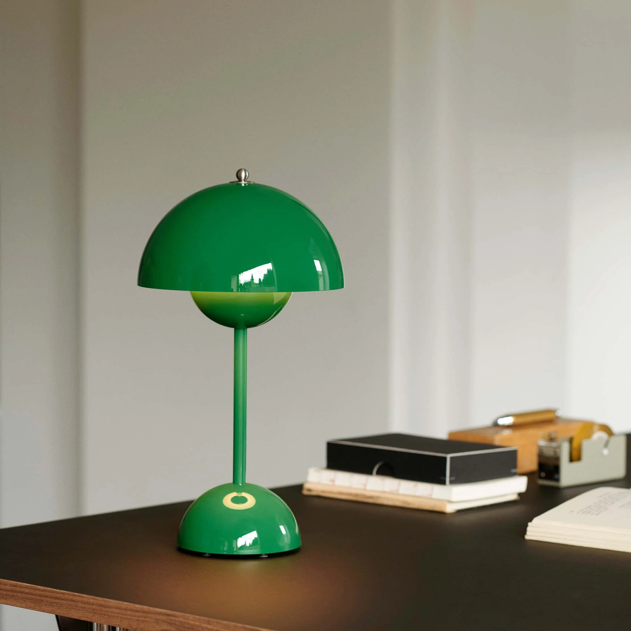 Flowerpot VP9 Portable Lamp by Verner Panton for &Tradition - Image 17
