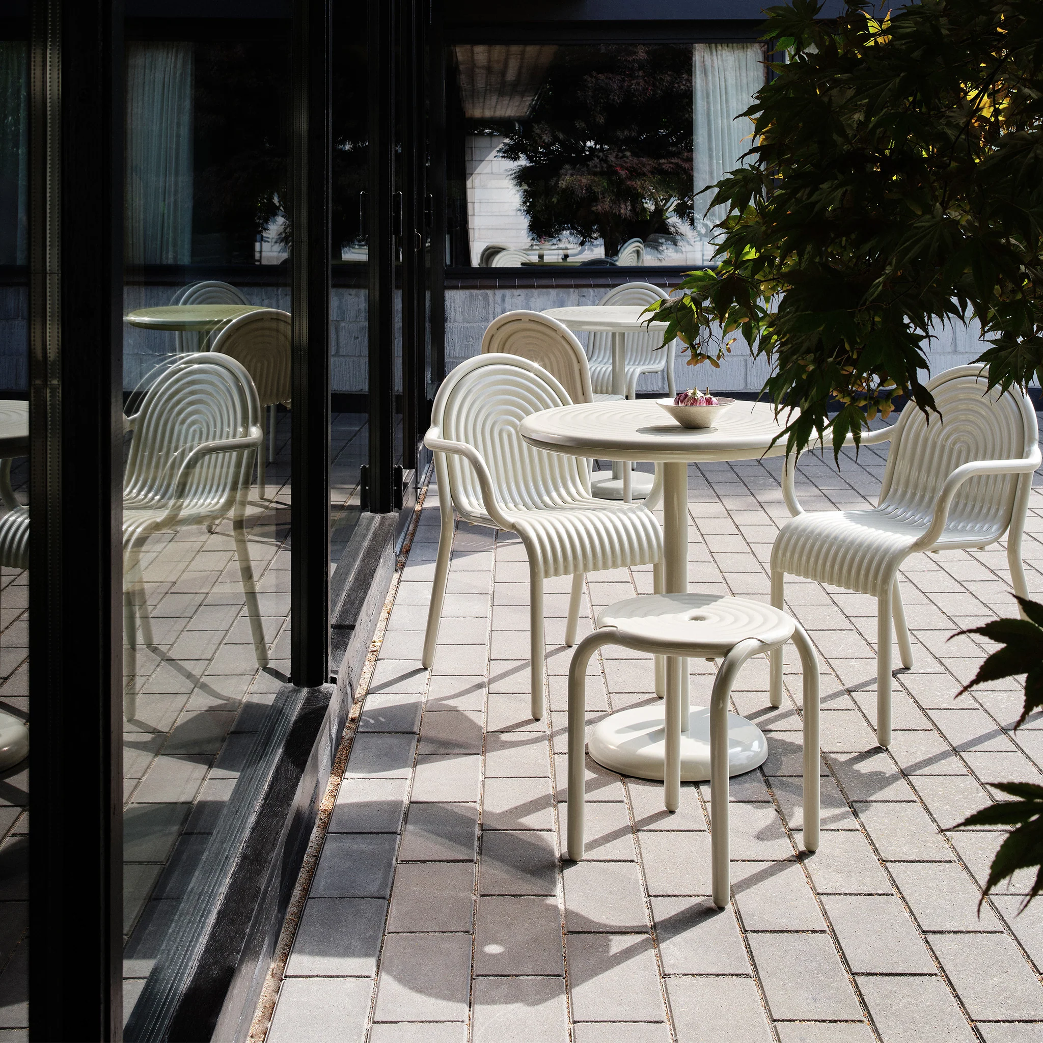 Groove Round Dining Table by Tom Dixon - Image 5