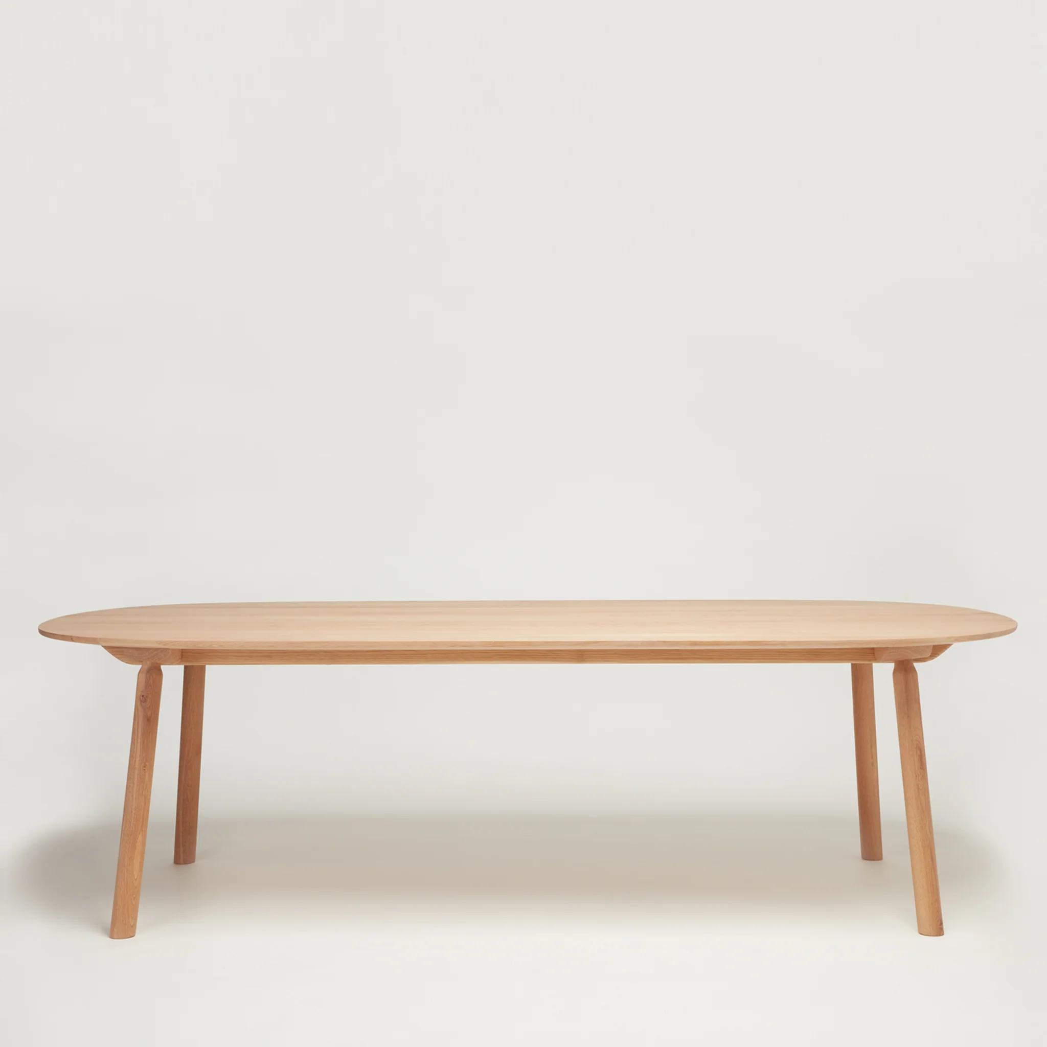 Hardy Dining Table in Oak