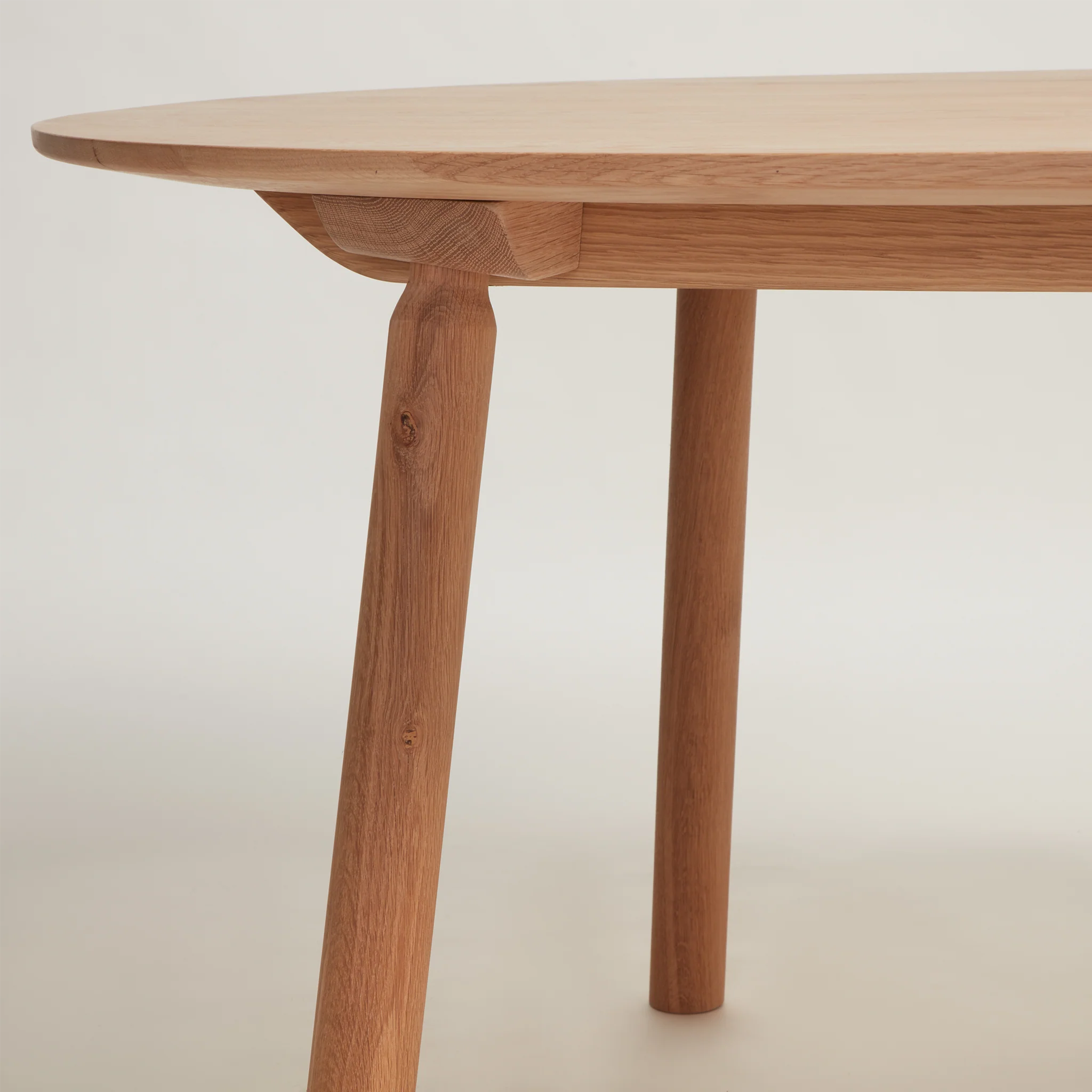 Hardy Dining Table in Oak - Image 3