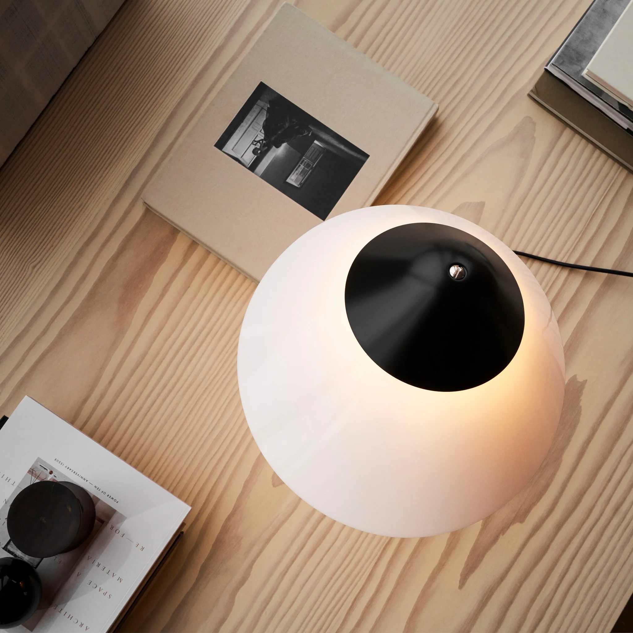 HJWO2 Opala Table Lamp Midi by Hans J. Wegner - Image 5