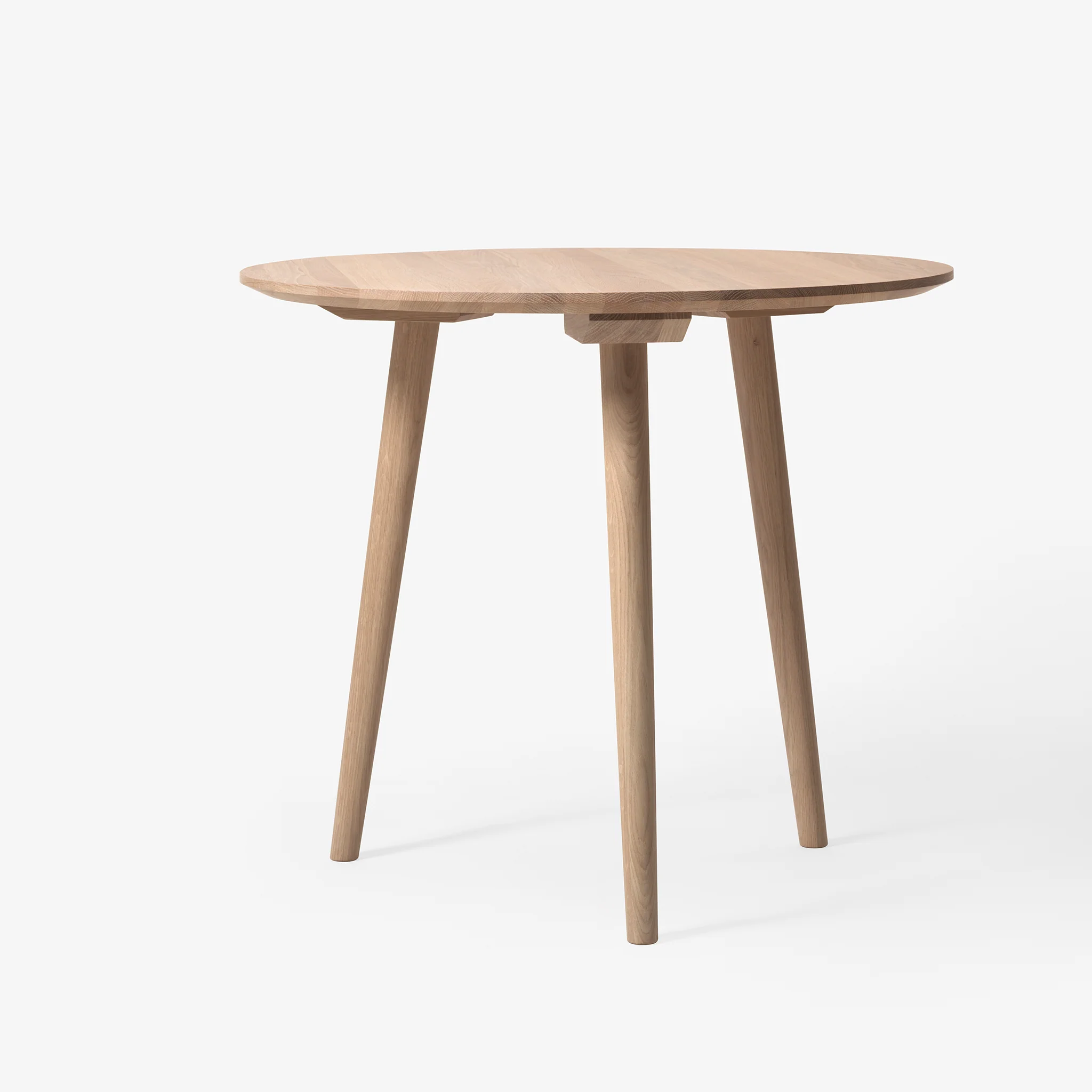 In Between Round Dining Table SK3 by &Tradition - Image 2