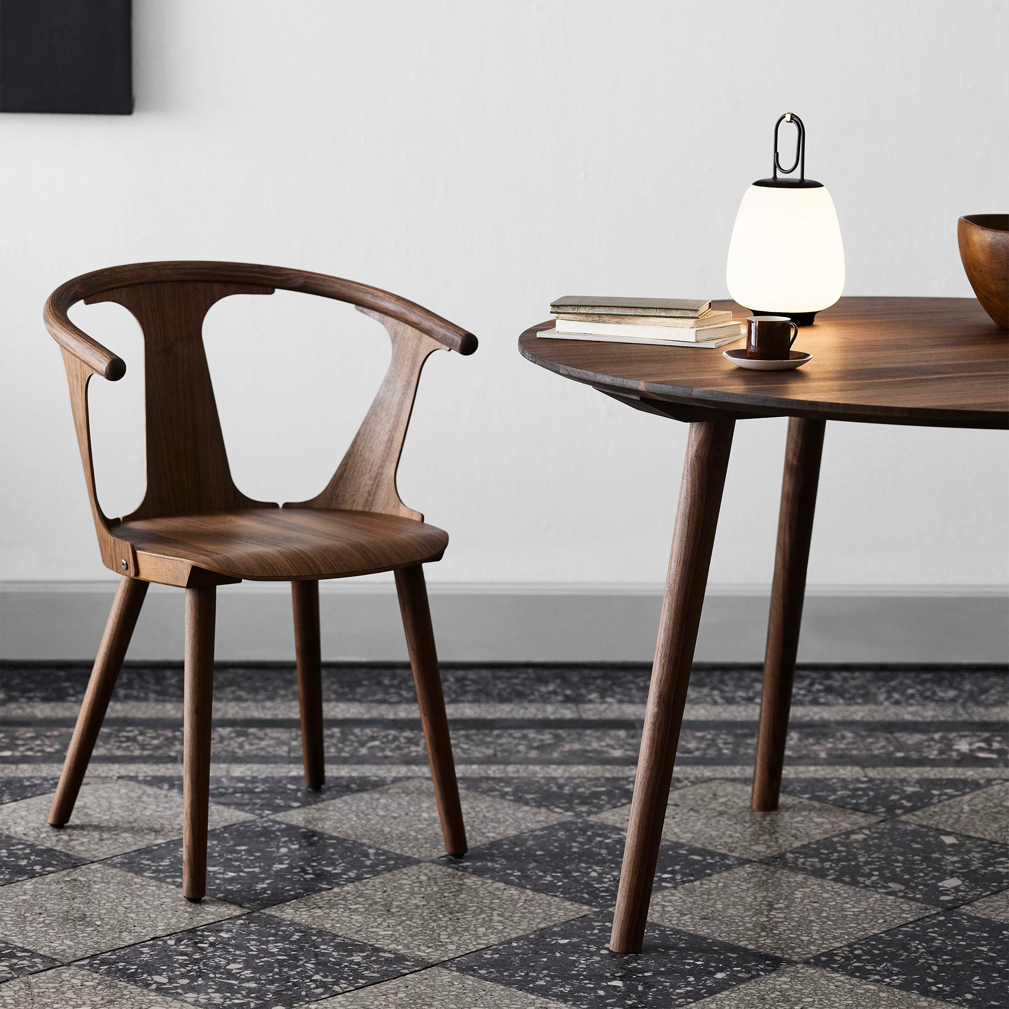 In Between Round Dining Table SK4 by &Tradition - Image 5