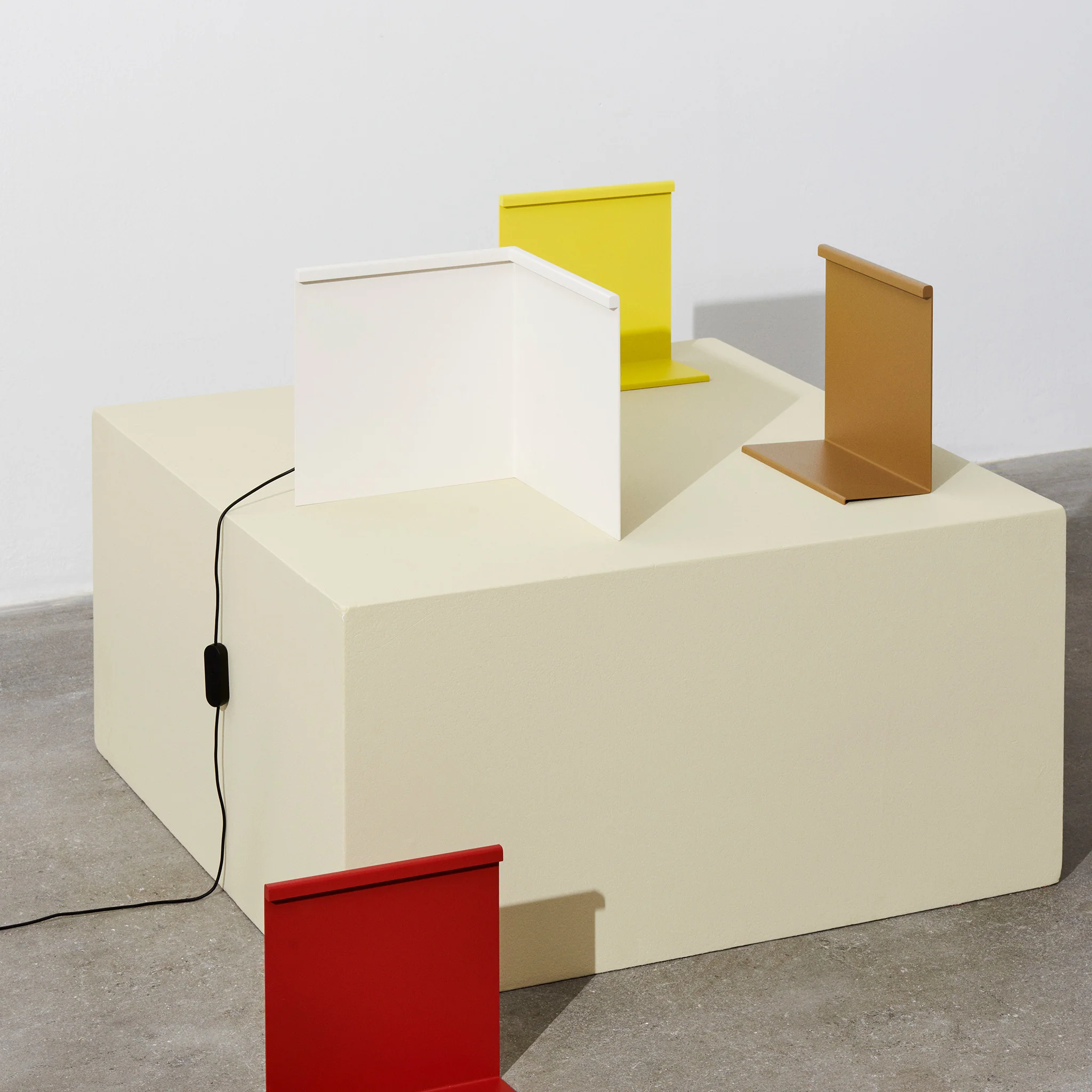 LBM Corner Table Lamp By Hay - Image 3