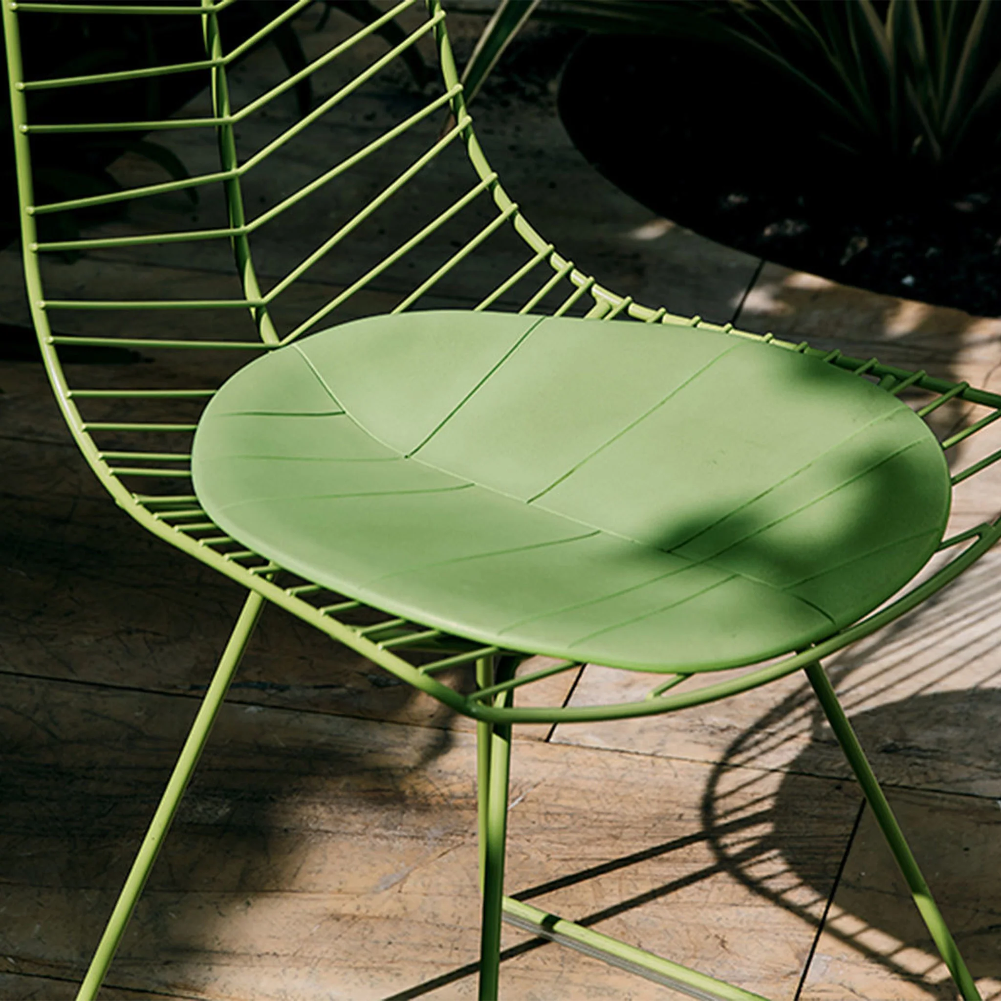 Leaf Chair by Arper - Image 5