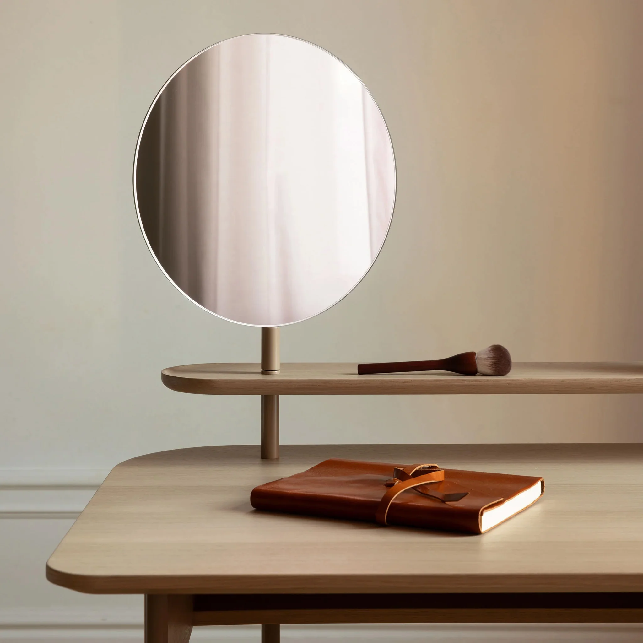 Luna Desk by Broberg + Ridderstråle for Swedese - Image 7