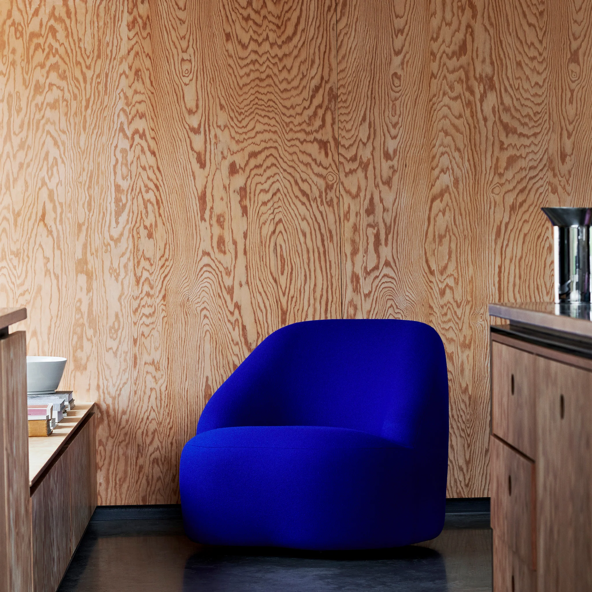 Margas LC2 Lounge Chair Swivel Base By Louise Liljencrantz - Image 5