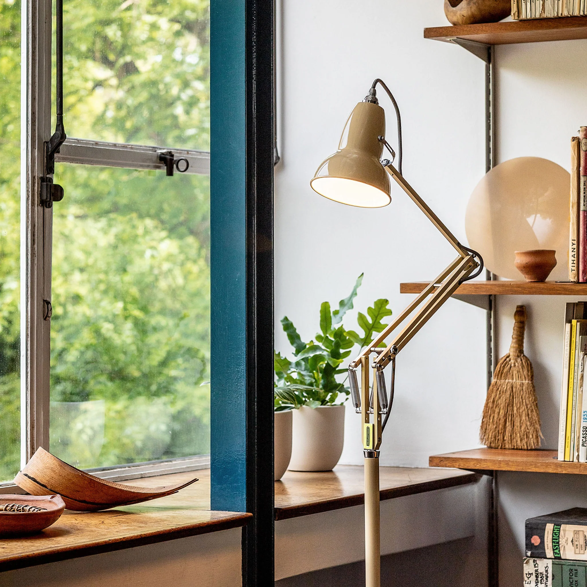 Original 1227™ Floor Lamp x National Trust Edition - Image 7