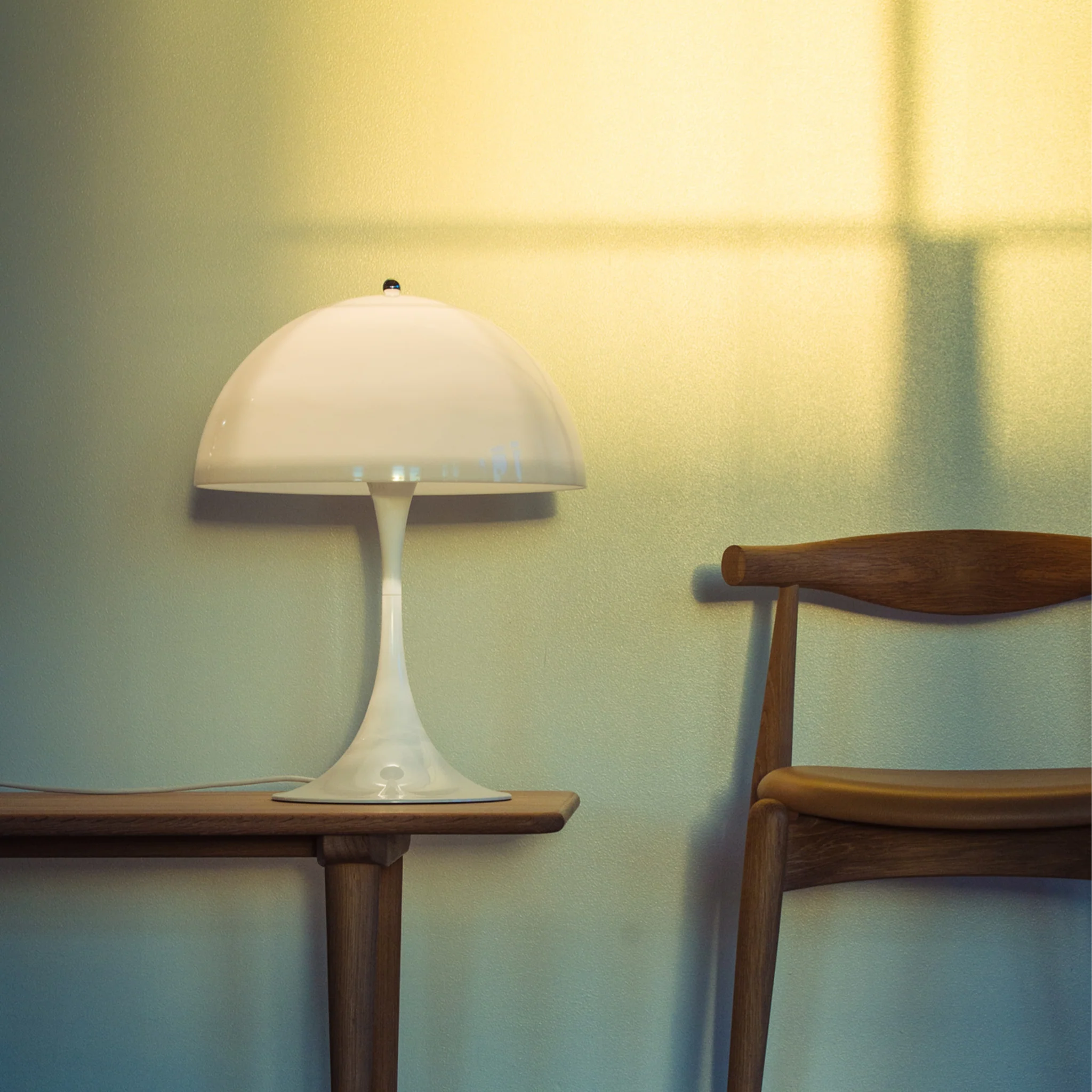 Panthella 400 Table Lamp v2 - Image 4