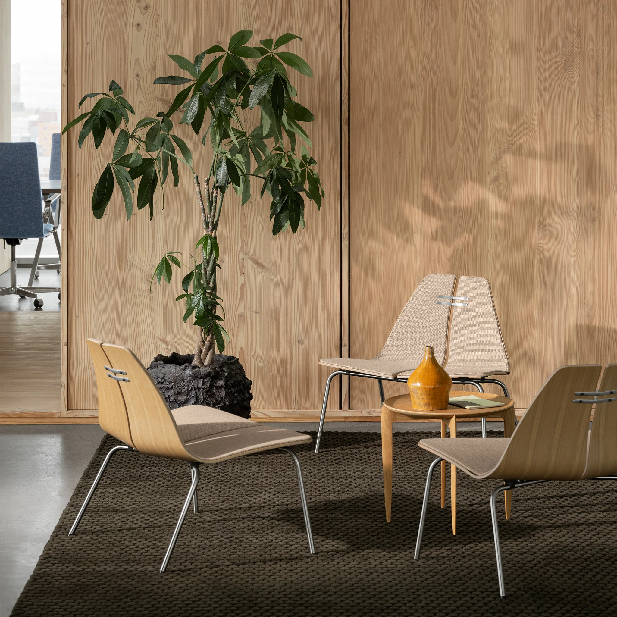 PK23 Lounge Chair Front Upholstered by Fritz Hansen - Image 3