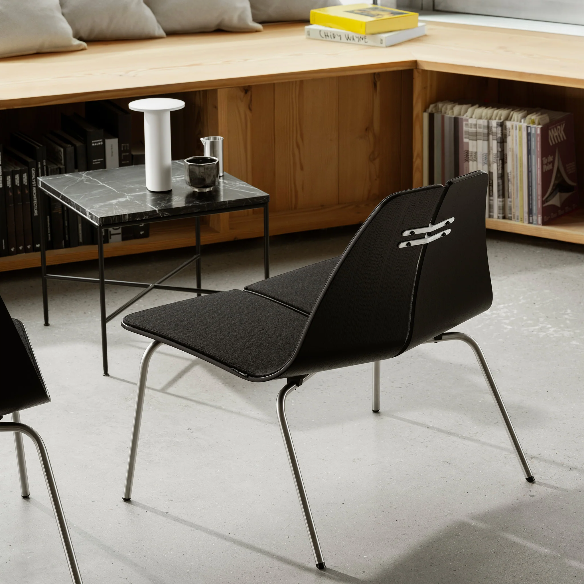 PK23 Lounge Chair Front Upholstered by Fritz Hansen - Image 6