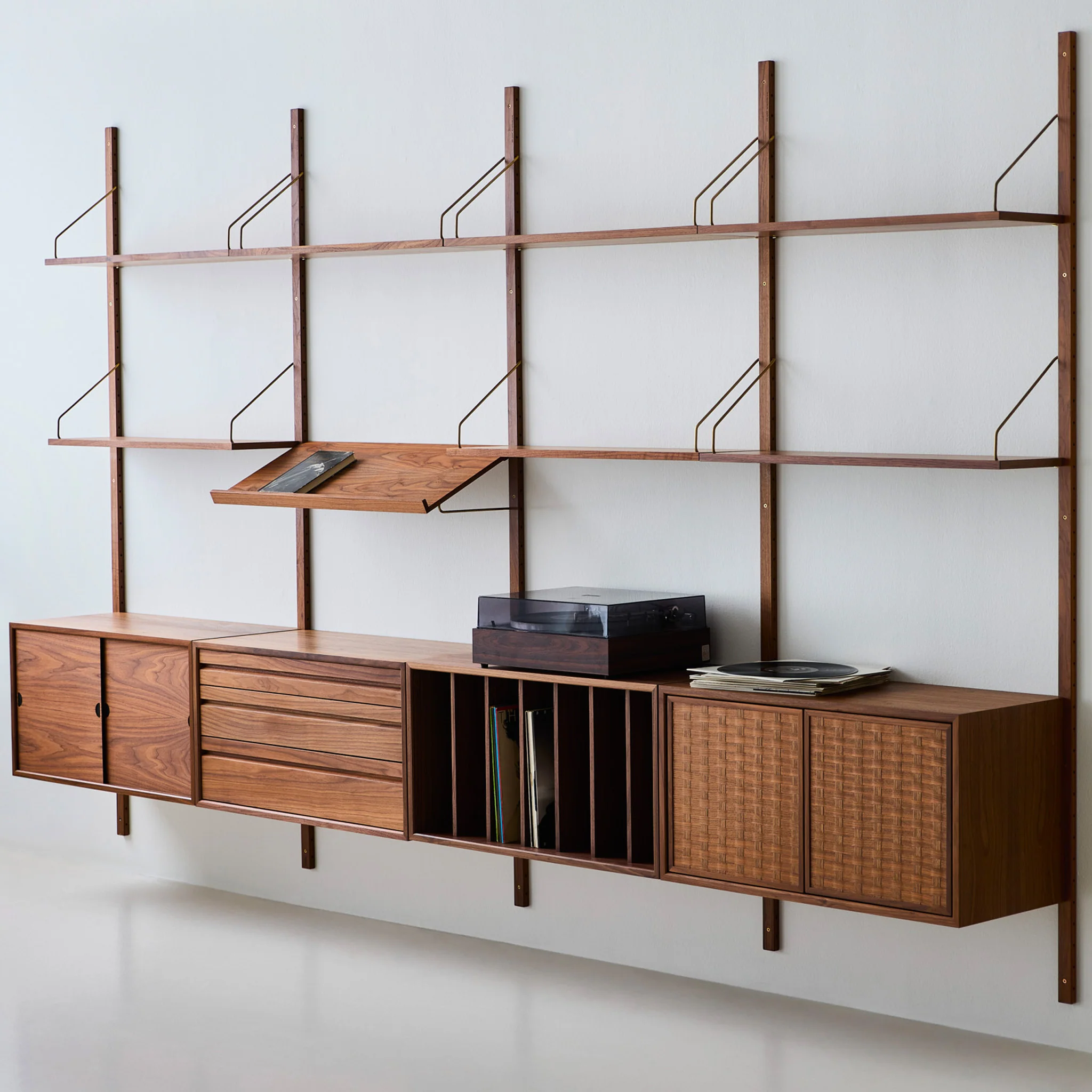 Royal System Shelving by Poul Cadovius for Dk3 - Image 2