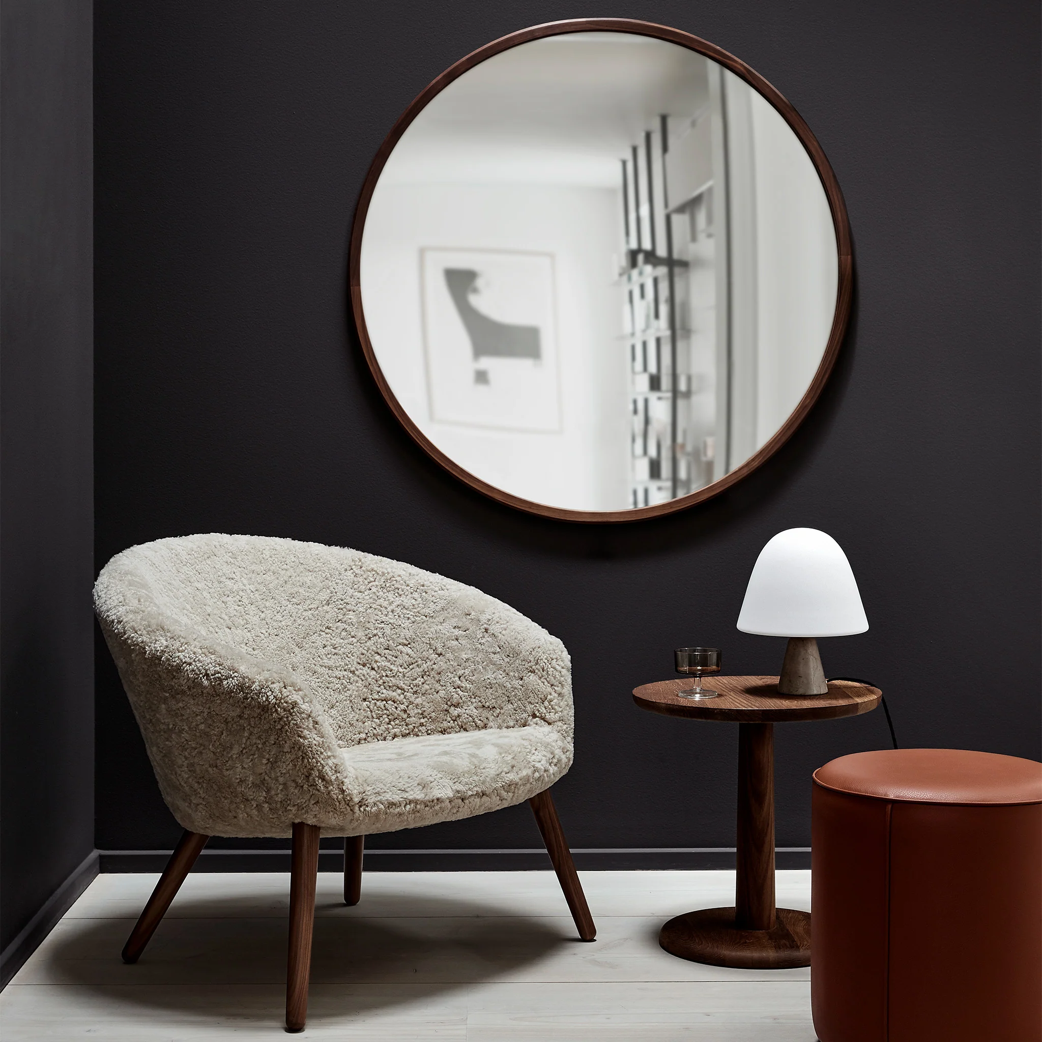 Silhouette Mirror Round By OEO Studio - Image 3