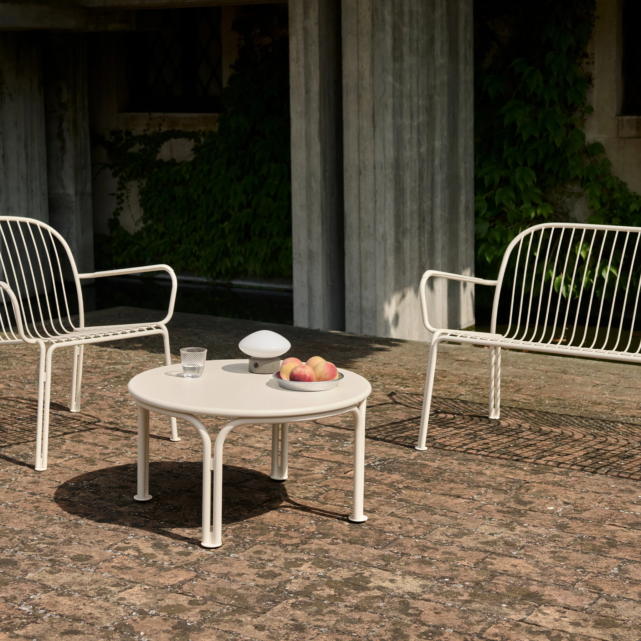 Thorvald SC110 Outdoor Lounge Sofa - Image 4