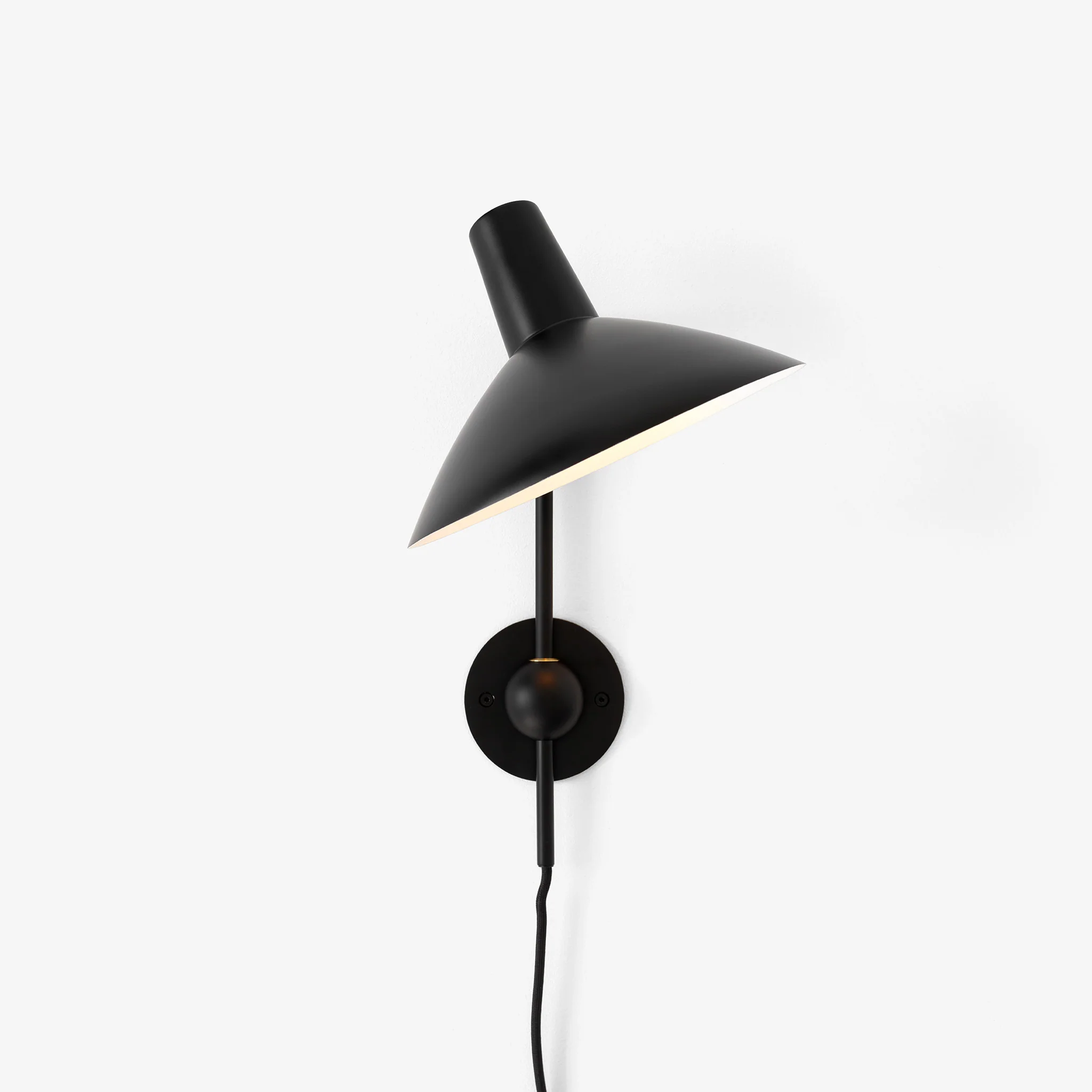 Tripod HM12 Wall Lamp 2024 by Hvidt & Mølgaard - Image 3