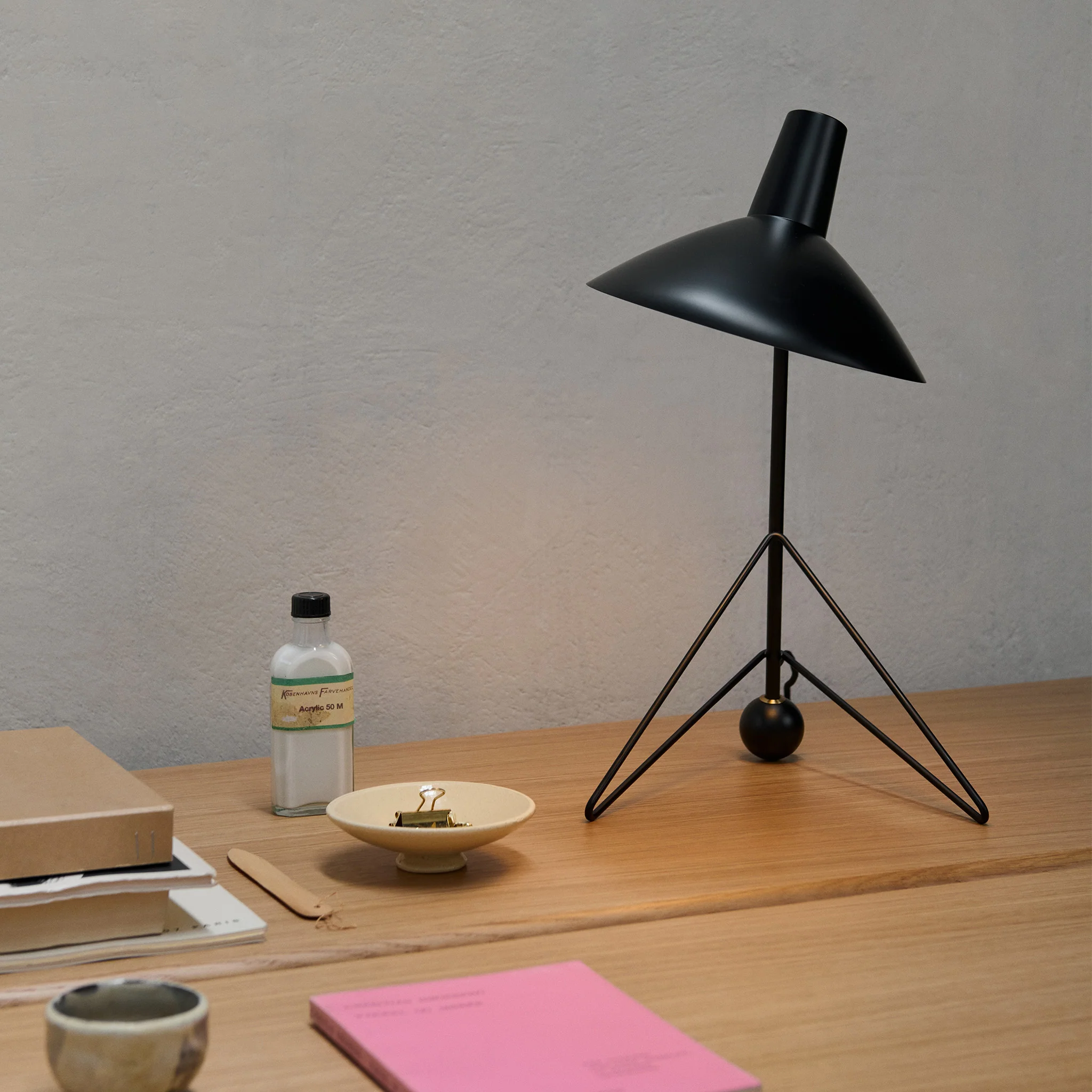 Tripod HM9 Table Lamp 2024 by Hvidt & Mølgaard - Image 7