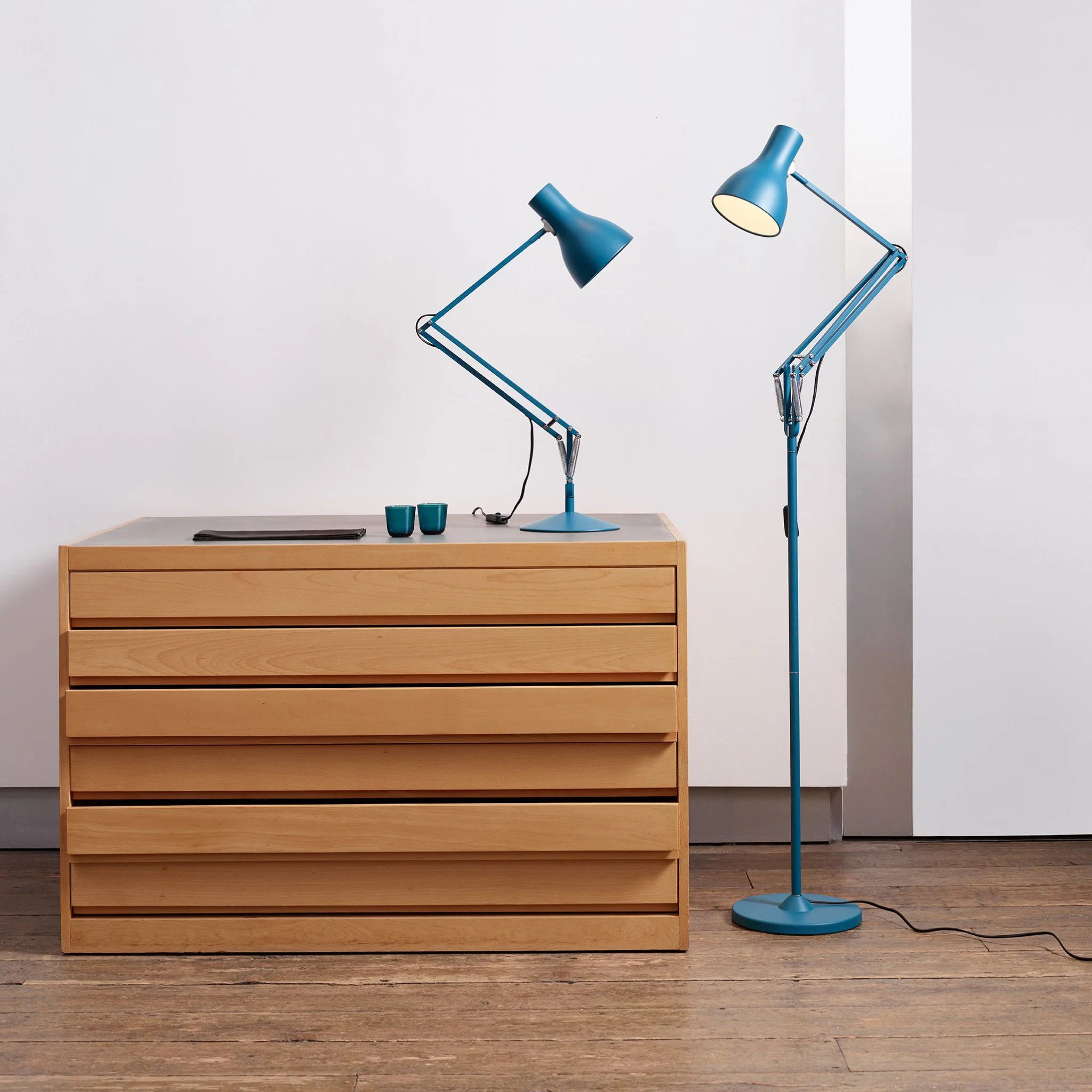 Type 75™ Floor Lamp Margaret Howell Edition - Saxon Blue - Image 2