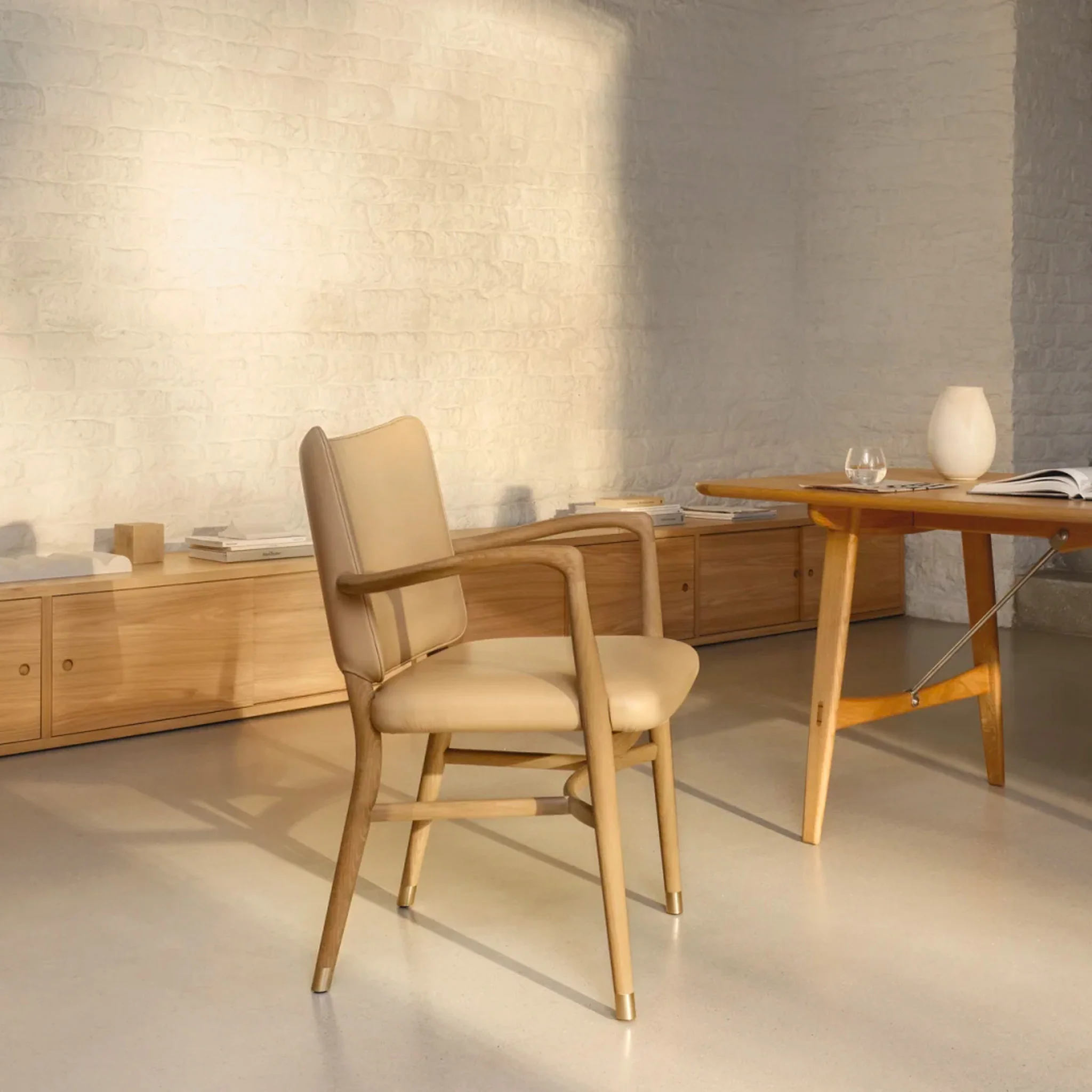 VLA61 Monarch Armchair by Vilhelm Lauritzen - Image 5