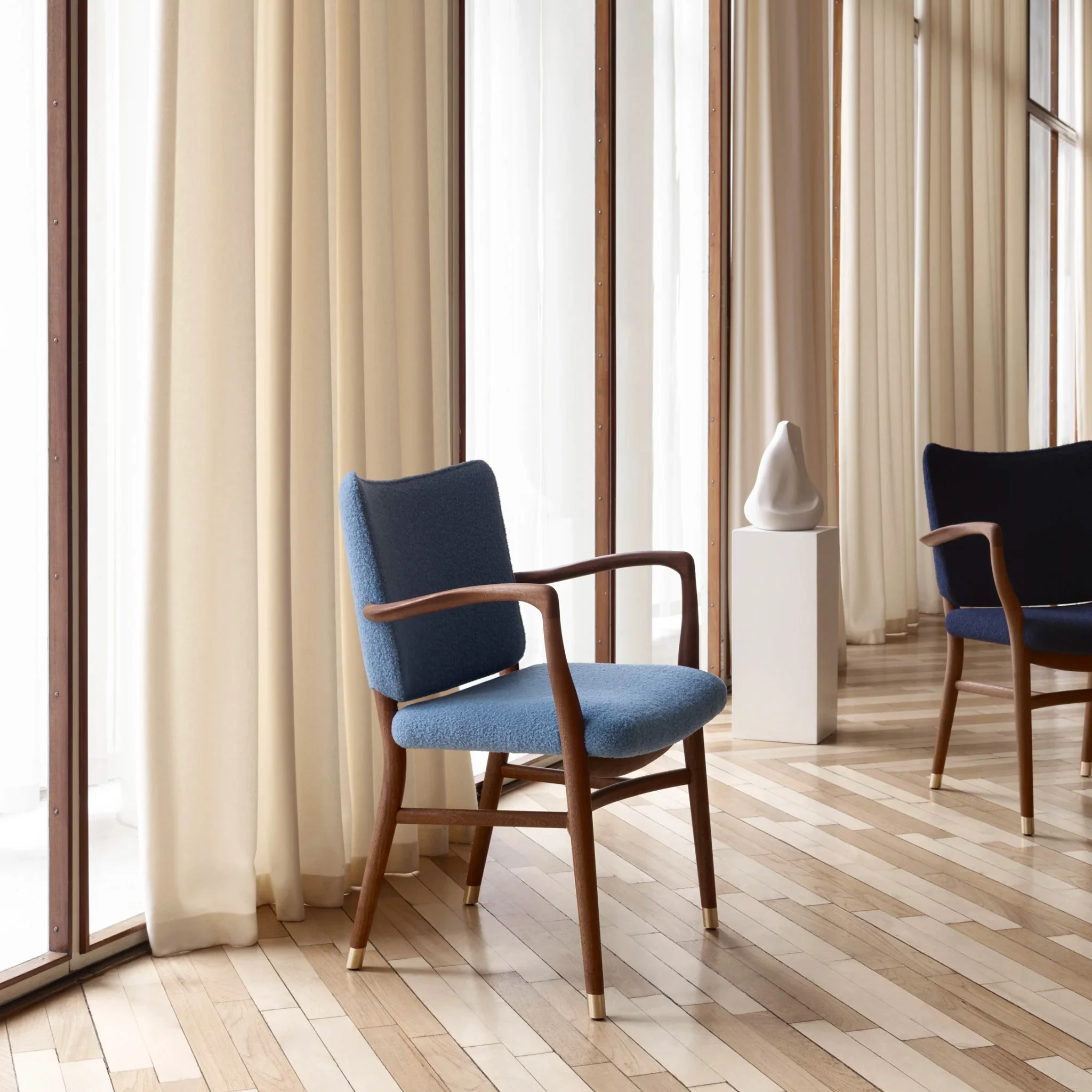 VLA61 Monarch Armchair by Vilhelm Lauritzen - Image 8
