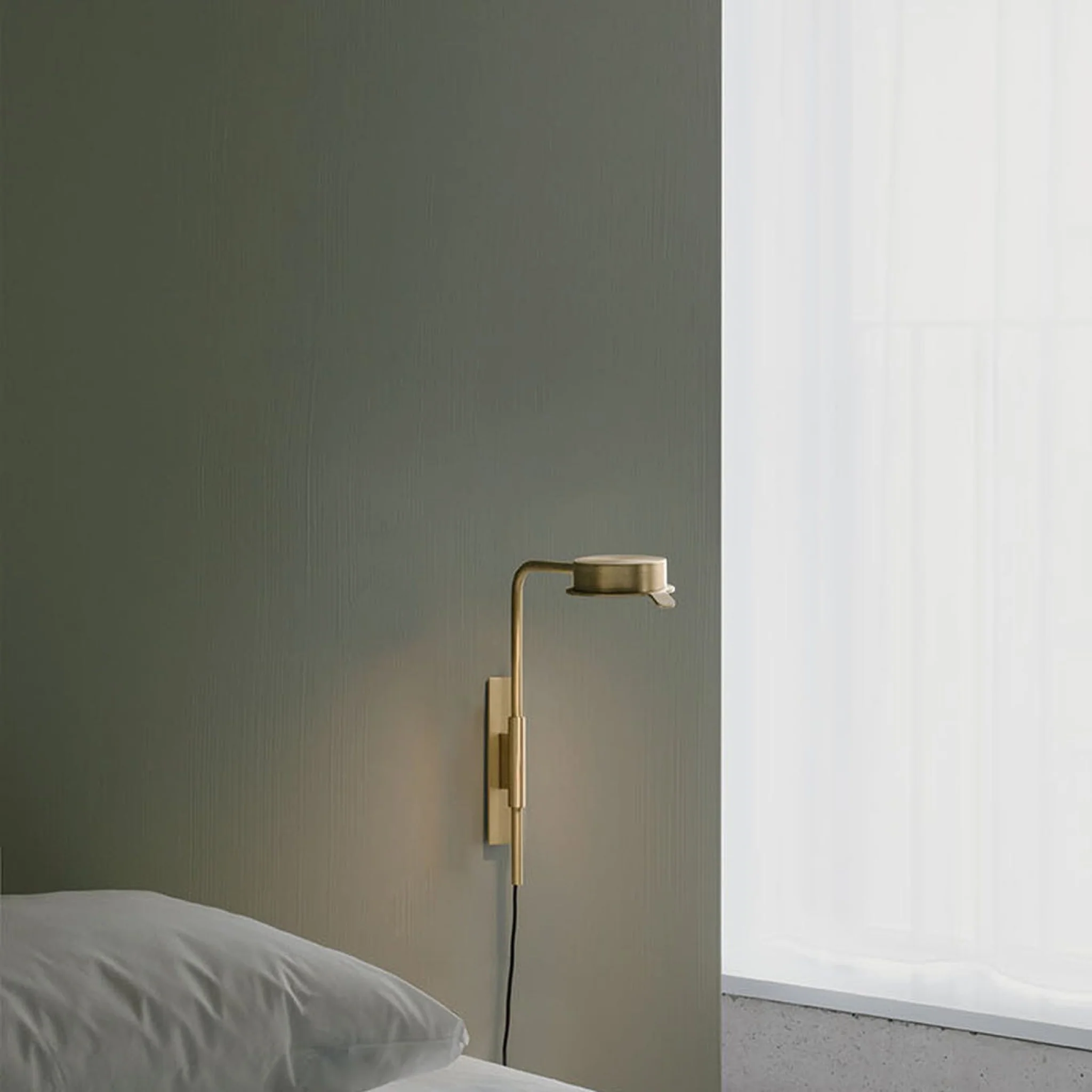 w102 Chipperfield Wall Lamp - Image 3